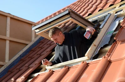 Pose de fenêtres de toit Velux à Brennilis